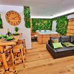 Jungle Spa-4 Pers-jacuzzi-parking-jardin-clim-colmar Appartamento